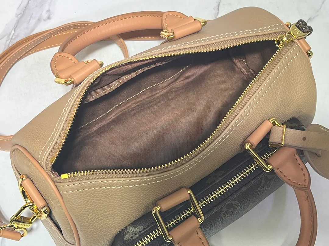 Batch 280💰Upgraded original M12627 khaki presbyopia, black grass green 46271 black flower This Keepall Bandoulière 25 handbag is made of grain leather with suede details and distressed metal parts. The Monogram canvas outer bag is opened with a cord zipper puller, making it easy to access and place your belongings. Removable and adjustable leather shoulder strap provides comfortable shoulder carrying experience. Length, height and width: 25x15x11cm