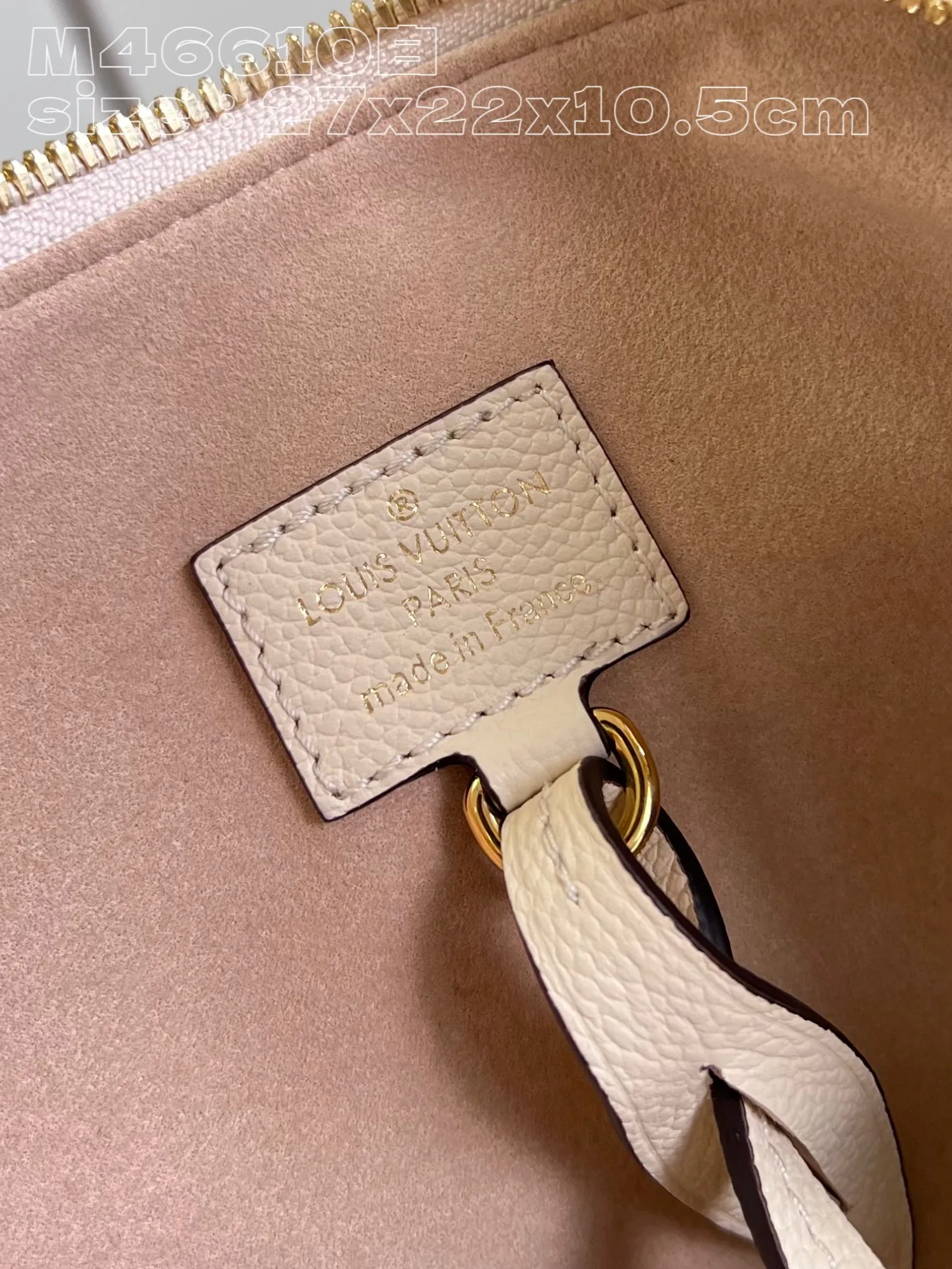 💰1180 (top-grain leather) top-grade original individual real shot M46610 white embossed】M46609 Sac Sport handbag is made of soft Monogram Empreinte embossed leather to create a curved outline, paying tribute to the brand's archive design with retro structure and exquisite details. Plenty of space makes it easy to carry your daily needs, and the adjustable handle allows for a variety of carrying methods. Detailed features 27 x 22 x 10.5 cm (length x height x width)