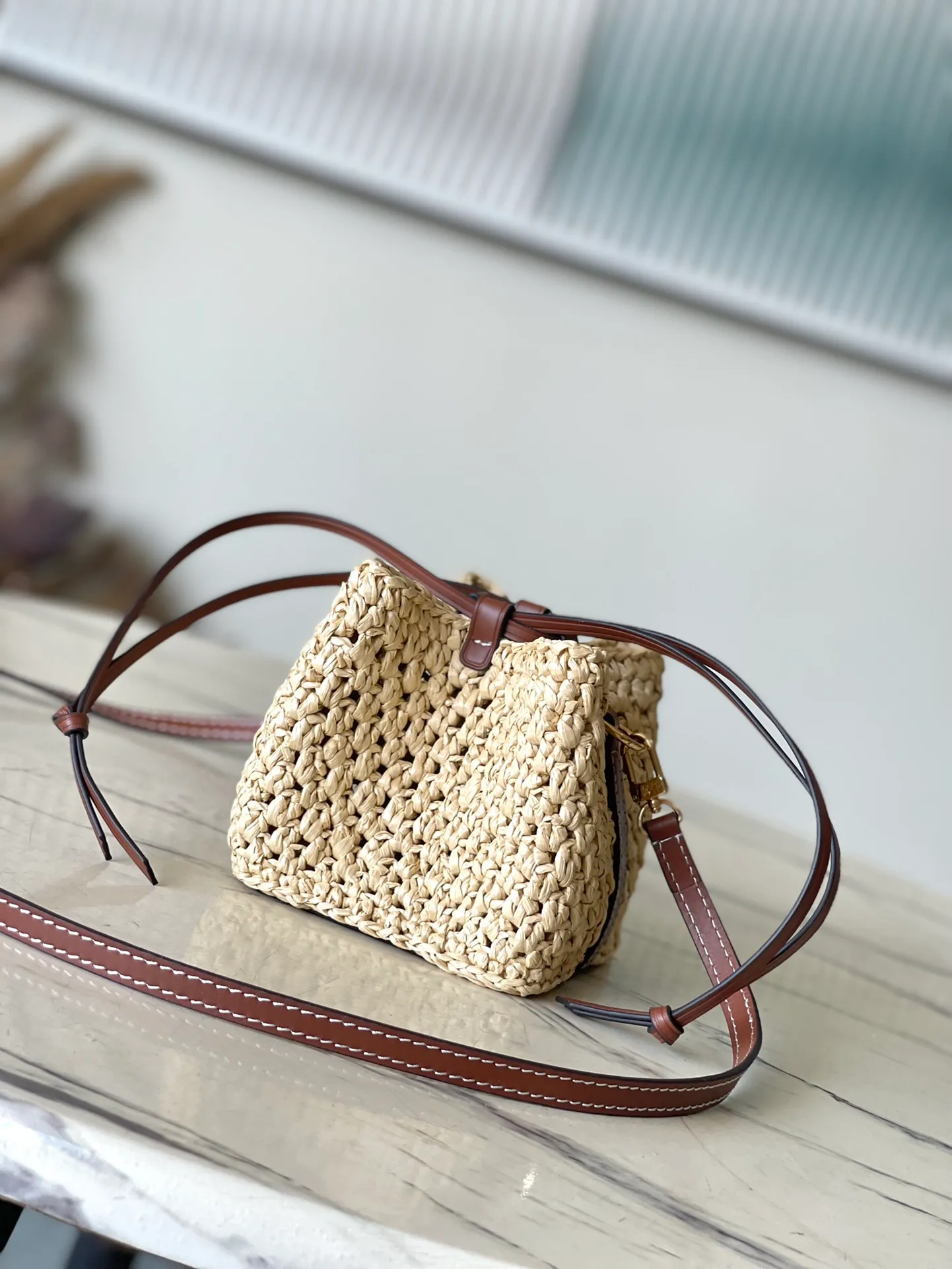 💰1000 Top Original Order M83521 This NoePurse handbag is made of crocheted raffia with leather trim, and the drawstring design derived from the Noe handbag is used to gather the delicate structure. The shoulder straps and patches are detachable, allowing for a variety of carrying options and styling options. Dimensions: 11.5 × 12 × 11.5 cm