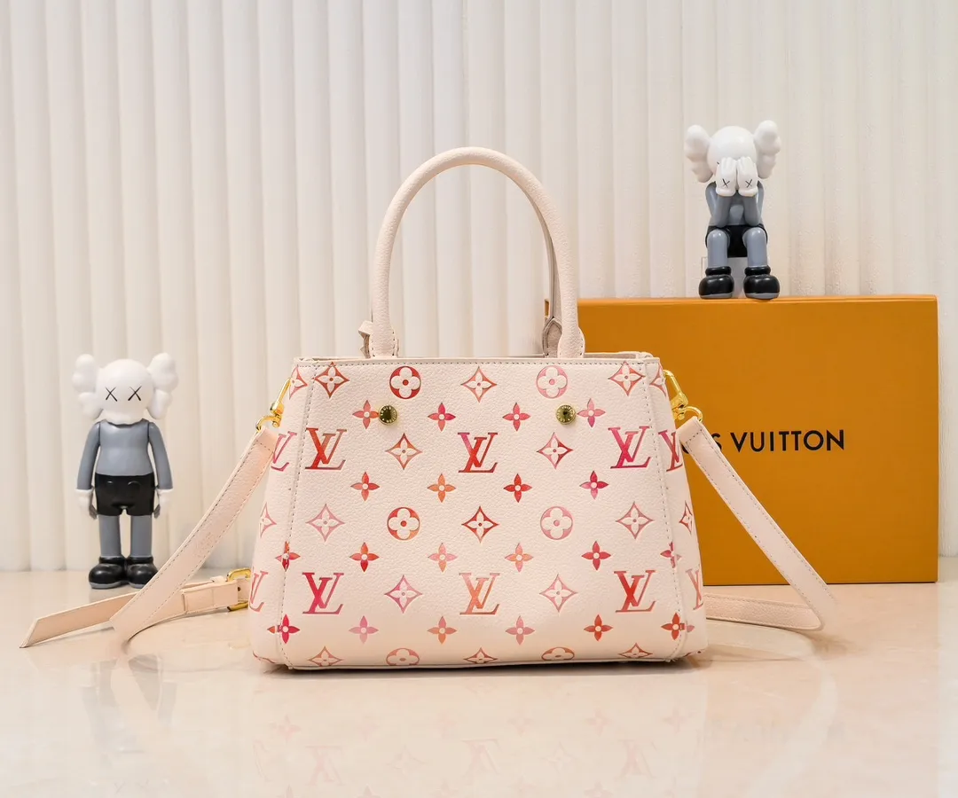 Batch 💰280 Upgraded original N41055 41045 small classic embossed silk screen...Montaigne This handbag is ideal for the energetic business lady. Its three-dimensional shape and sophisticated interior allow it to hold all your daily essentials, while Monogram Empreinte leather adds a touch of elegance. (Length x Height x Width) Small 29x20x13