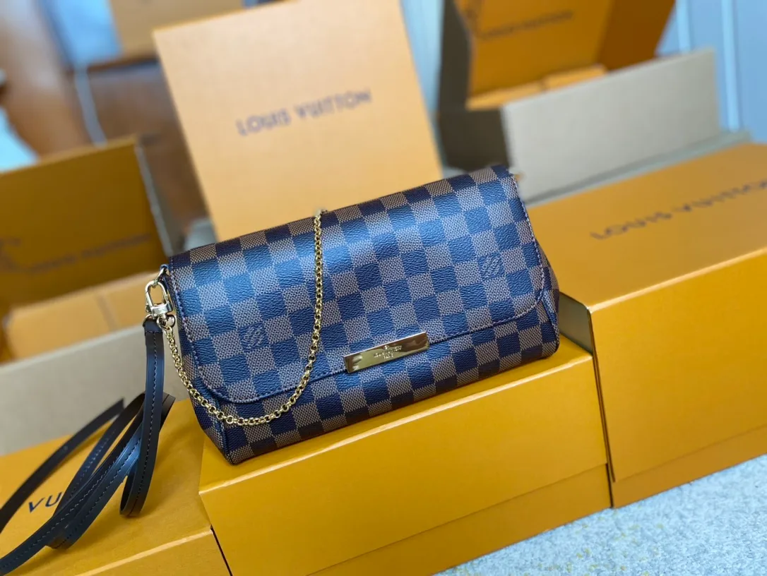 💰640 Top quality original M41129 Brown ✨M40718 Presbyopia N41275 White A small and lightweight handbag made of Monogram canvas, it is a classic style that you can carry on any occasion. The magnet adsorption buckle is more convenient to use. Customized pure bronze hardware, 100% original tree paste leather imported from Italy, size 28×17×4cm