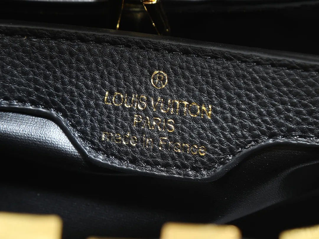 💰420💰Guangzhou product Upgraded from the original M24583 M24584 M24585 Gold and diamond corolla This Capucines Flower Crown handbag is made of full-grain Taurillon leather and is embellished with Monogram flowers. Each flower is shaped by exquisite crystal diamonds. The LV logo and flowers echo each other, giving this soft handbag a jewel-like luster. Use the detachable shoulder strap cleverly to switch between shoulder and crossbody. Dimensions: 27.0 x 17.3 x 9.0 cm