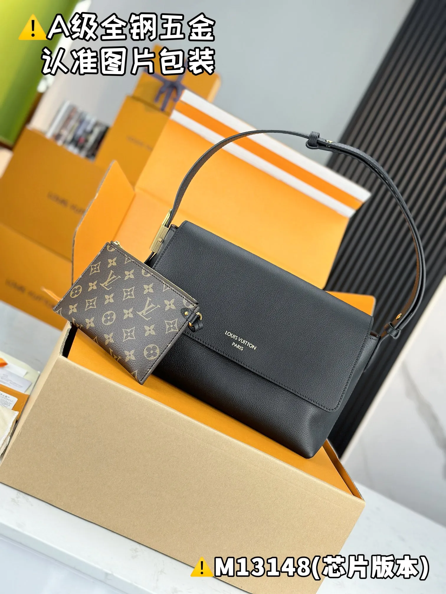💰2760 [Authentic grade] [Special grade MB original leather] Low Key Messenger handbag Model: M13148 black Material: A+ grade all-steel hardware, imported original leather Packing: full set of original duty-free MB packaging Size: 30x18x12 cm