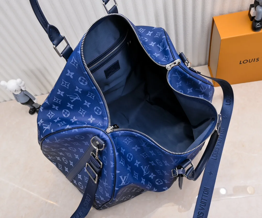 Batch 460M11558 41416 41414 Black Gradient Blue Green Louis Vuitton LV 24FW Monogram New Presbyopic Bag Louis Vuitton LV 24FW New Monogram Black Presbyopic Gradient Blue Presbyopic Series Messenger Messenger Bag Montsouris Satchel Keepall 55 Travel Bag Multiple Classic Styles Size: 55X27X20CM