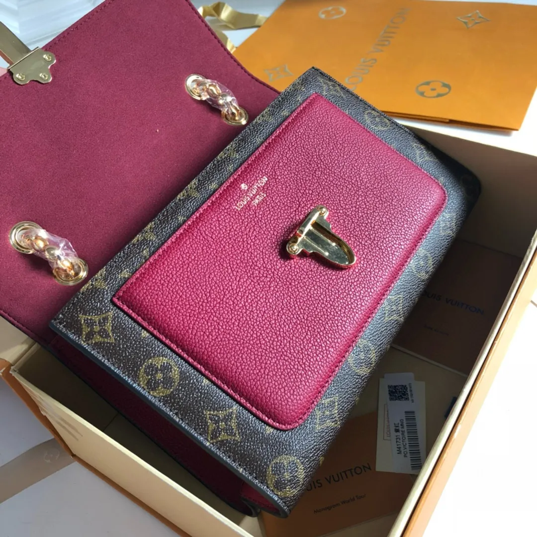 💰1040 (steel chain) top original order [Exclusive real shot M41731] VICTOIRE is made of Monogram canvas with colored calfskin. This brand new Victoire bag has a shiny metal buckle and sliding chain style. Size: 26*17*9cm 2018