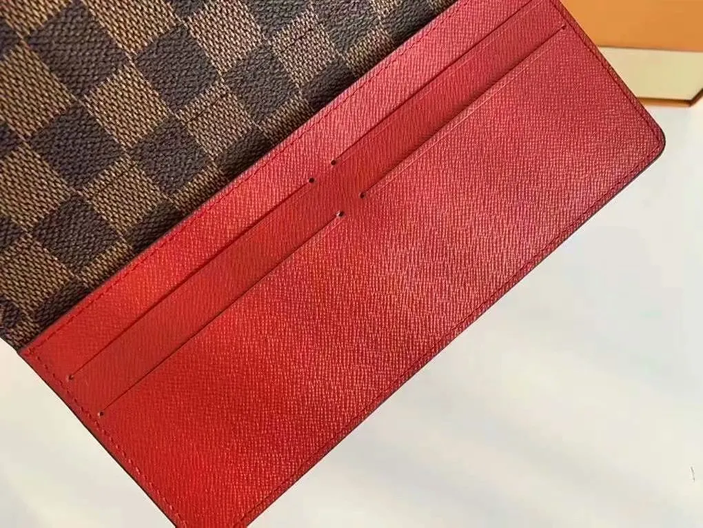 The P110Josephine Wallet is inspired by Louis Vuitton's first wallet. It is made of soft Monogram canvas and lined with brightly colored lining, giving the brand's classic design a unique and stylish beauty. The long, flat shape makes it easy to slip into any pocket or handbag. Model: M60708 Size: 19/10.