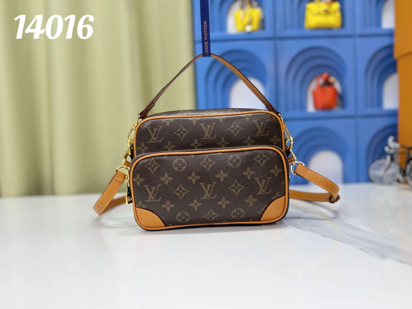 P260 M14016 Second-hand series crossbody bag Louis retro crossbody bag, antique! A classic in Monogram canvas! Showing natural elegance. Carry it casually across the body for a more fashionable appeal. This exquisite presbyopic cross-body shoulder bag measures 22x16.5x8.