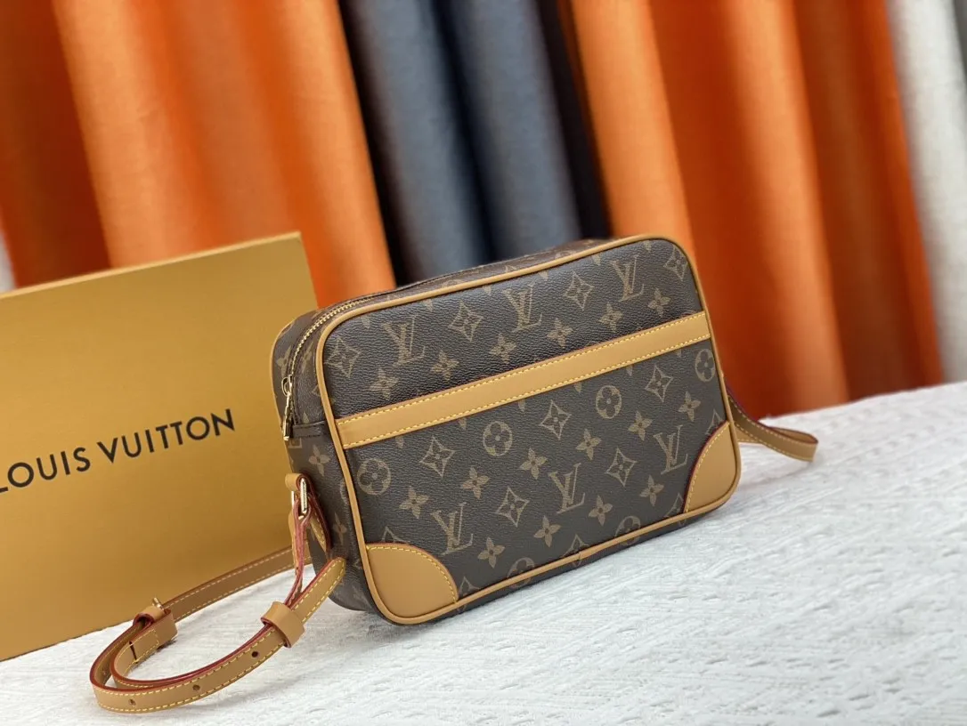 P280 top original version. Counter model number: m51274 presbyopia. It adopts a rectangular row structure that is comfortable to carry. This exquisite small handbag adds a dynamic temperament to the shape. Equipped with an adjustable top leather shoulder strap, it is extremely comfortable and convenient to carry. Size: LV classic crossbody bag, model number: 27x17x7,
