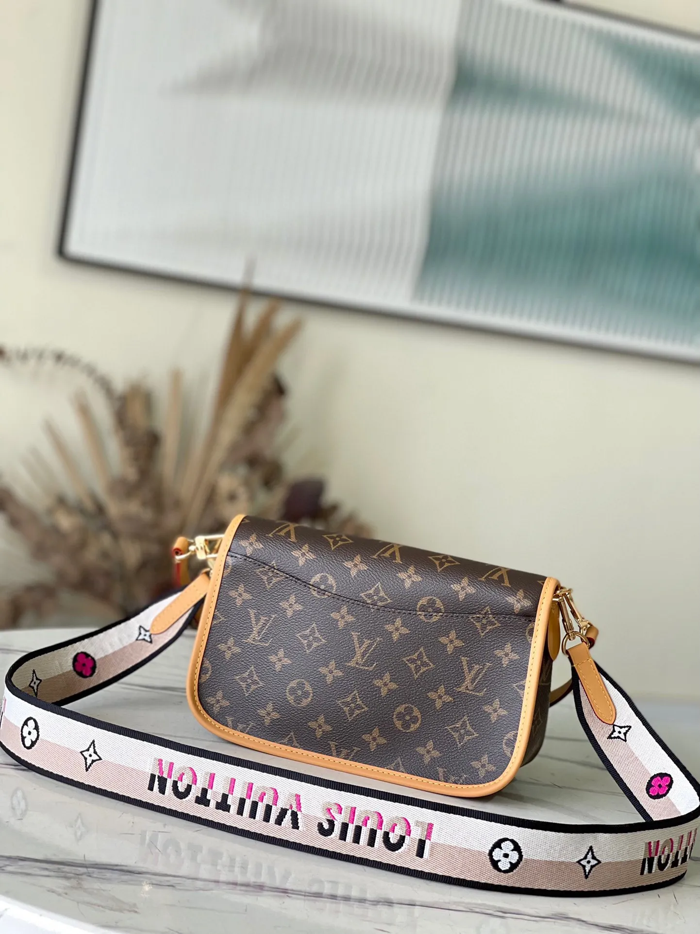💰800 (top layer leather) top original order M45985. One of the most beautiful baguette bags in history. Dimensions: 25 × 9 × 15 cm