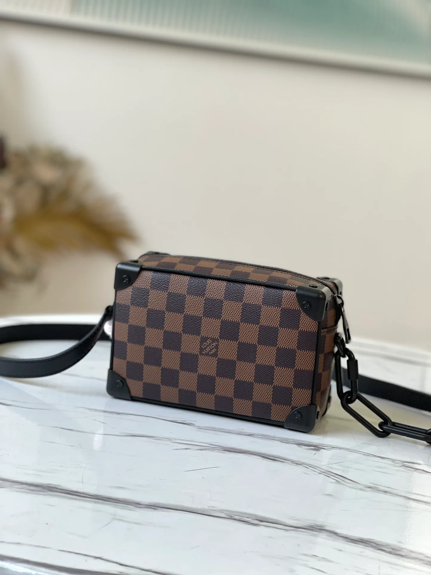 💰800 top original order M44480 is out of style. Designer Virgil Abloh has settled in Lvjia for the first time. As soon as the fashion show came out, the brothers and sisters took various street photos and posted them. It was so good. A must buy ~ Size: 18.5*12.5*7cm