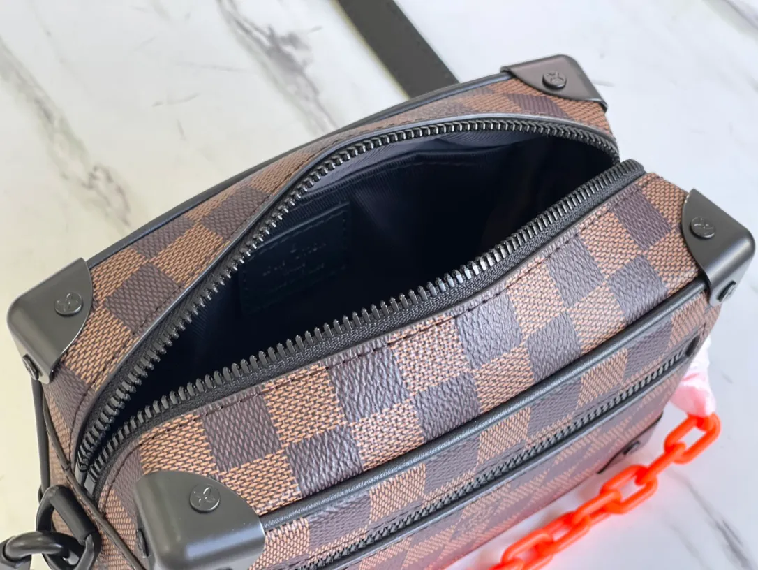 💰800 top original order M44480 is out of style. Designer Virgil Abloh has settled in Lvjia for the first time. As soon as the fashion show came out, the brothers and sisters took various street photos and posted them. It was so good. A must buy ~ Size: 18.5*12.5*7cm