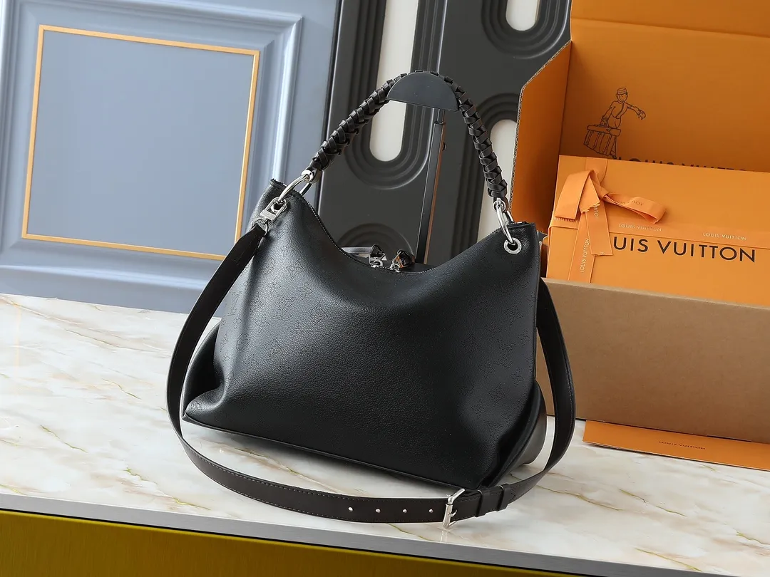 💰240💰Upgraded from the original M56073 M56084 Beaubourg Hobo medium handbag, it is made of Monogram engraved and perforated calfskin, and then hand-dyed to add a unique touch to the woven leather handle. The leather zipper pull and large LV lettering reveal the brand's style, and the detachable wide leather shoulder strap provides soft design for comfortable travel. 32 long, 26 high, 17cm wide