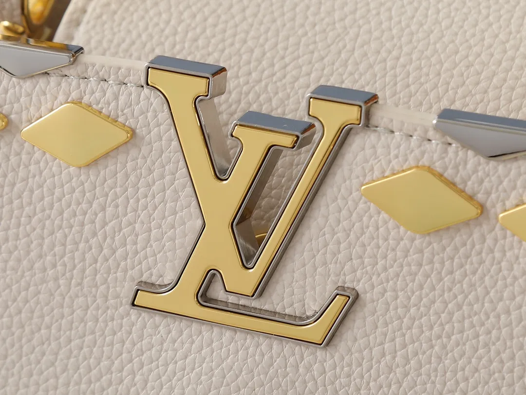 💰400💰Guangzhou goods Upgraded from the original M12135 M11964 M12751 This Capucines BB handbag is made of Taurillon cow leather, decorated with mixed metal rhombus Malletage elements on the upper edge, showing a gorgeous interpretation of the classic design. The flap allows for an external or internal style, the neat interior features multiple pockets, and the adjustable shoulder strap adds a cross-body option to the top handle. 27.0 x 17.3 x 9.0 cm (length x height x width)