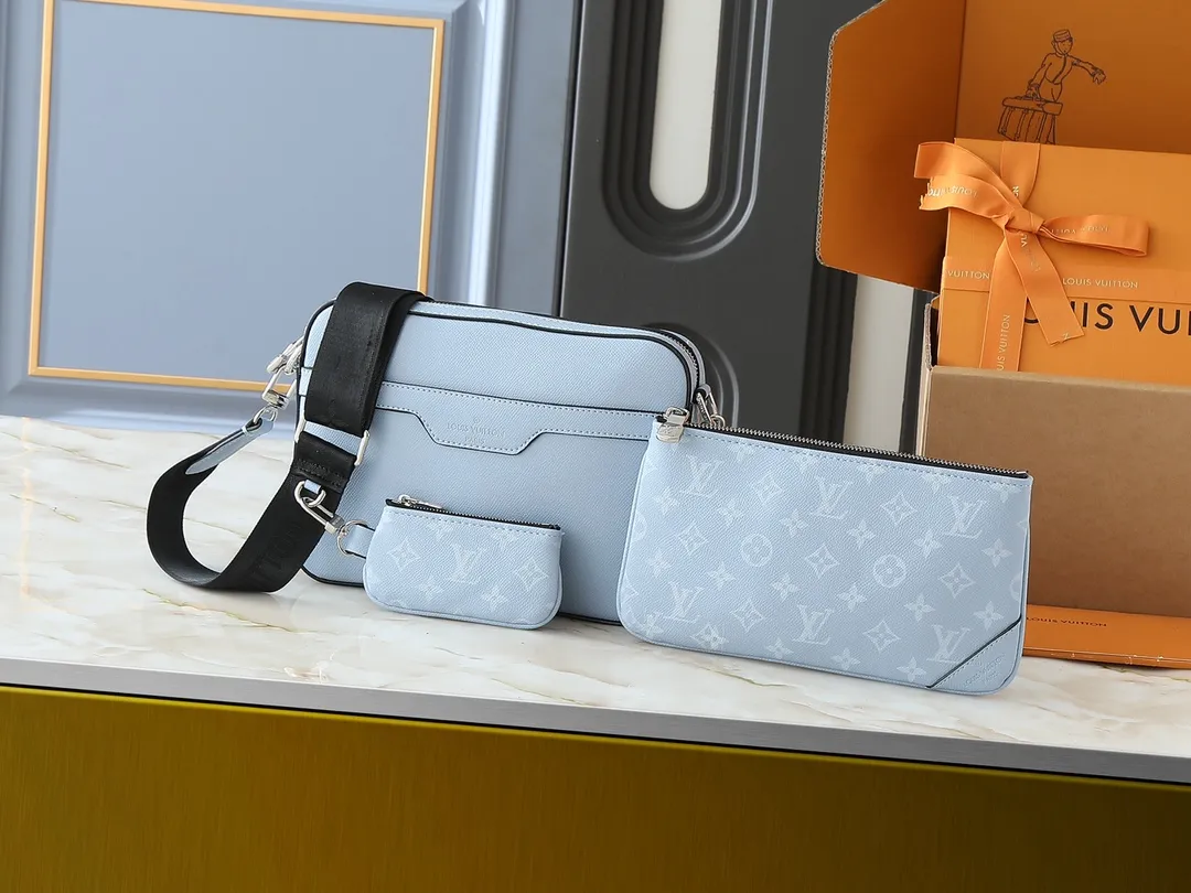💰260💰Upgraded from the original M14069 M11648 M11645 M24754 M46603 M46602 M46604 M69443 This Trio messenger bag is made of Monogram embossed cow leather. The zippered front pocket and the small coin purse on the shoulder strap are both detachable, enriching the functional design with the main compartment. The removable and adjustable jacquard fabric shoulder strap is marked with the brand's logo for comfortable shoulder and cross-body wear. Size: 25×18.5×7cm