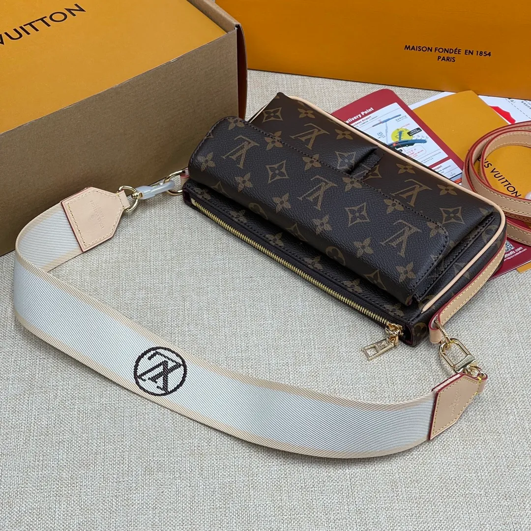 [Upgraded version] P540💰 Upgraded version M46999 presbyopia with complete packaging🎁The Vibe handbag draws inspiration from the Viva-cité handbag created by the brand in 2003, using Monogram canvas to create a compact configuration. The design of internal and external pockets makes it a perfect daily choice. The leather shoulder straps and the short fabric shoulder straps embellished with the LV Circle logo enable a variety of carrying methods. The new spring and summer camel bag has double shoulder straps. The short shoulder straps are comfortable and fashionable, and are suitable for hot girls to carry~. Size: 25x15x8CM