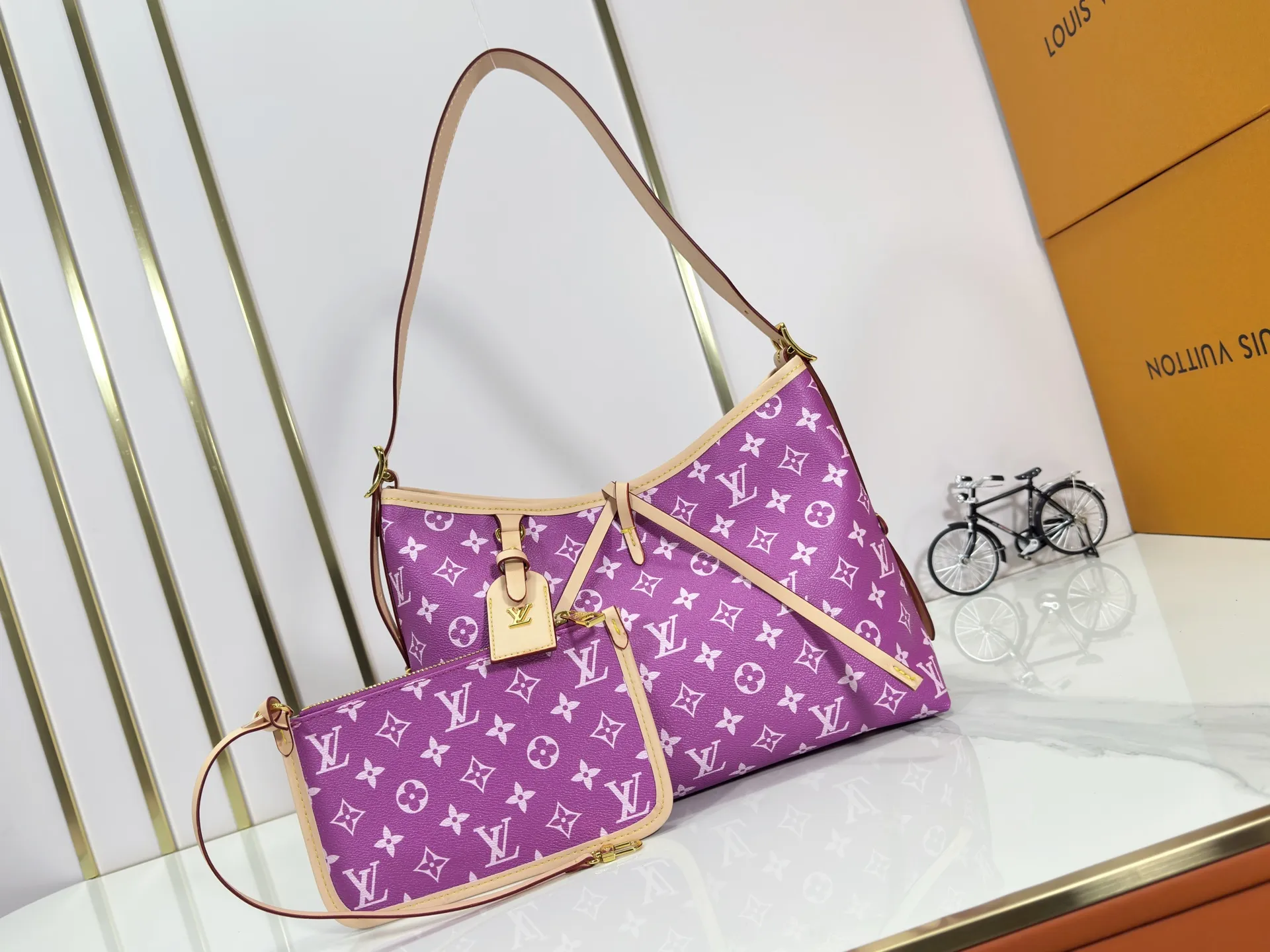 P280 upgraded original M24861 M25143 M46203 M46197 Colorful, legendary CarryAll medium handbag, with Monogram canvas and leather trimming to create a body-fitting design. There's a zipped pocket inside the ample space, and a detachable zipped clutch adds a functional element, with a buckle-adjustable handle. Small size: 29 x 24 x 12 cm,