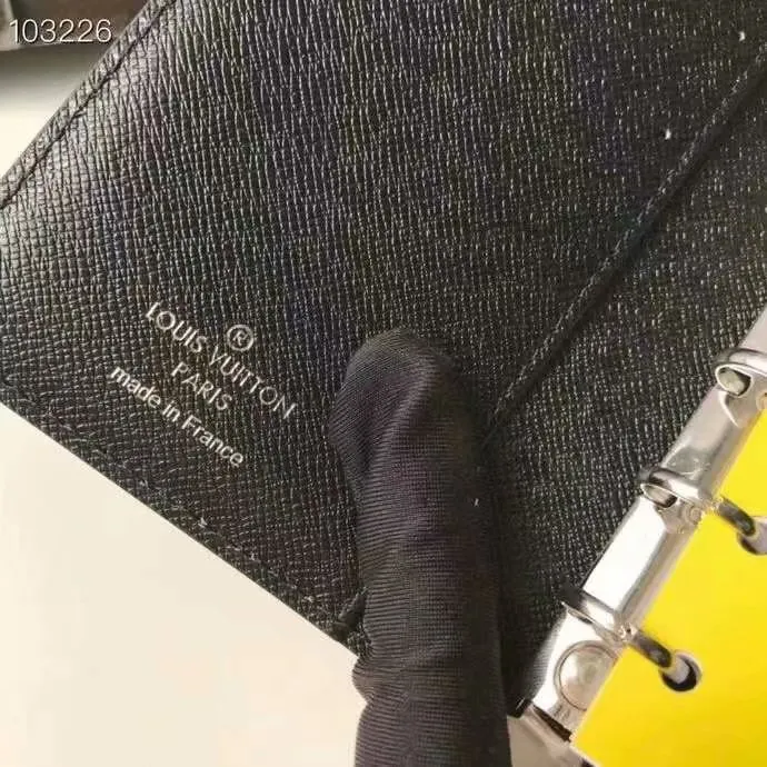 P140 Hot item shipped, model number M20005. This small notepad cover is made of Monogram canvas. It can hold three credit cards and can also be used as an address book, notebook or calendar. 10/12 cm (Length x Height) - Epi leather embossed with delicate LV initials and lined with interwoven textured leather - Button closure - Six-ring binder with three rings in sets, six credit card slots and two internal compartments - Notepad insert available separately