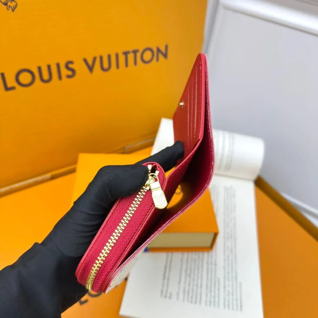P150 M83689 33 colors This Cléa wallet is made of Monogram Empreinte soft grained cowhide, embellished with Louis Vuitton's iconic Monogram embossed pattern. It has a stylish design, is exquisite and compact but has a spacious capacity. It is equipped with an external patch pocket, zipper coin pocket, banknote compartment and six credit card slots.