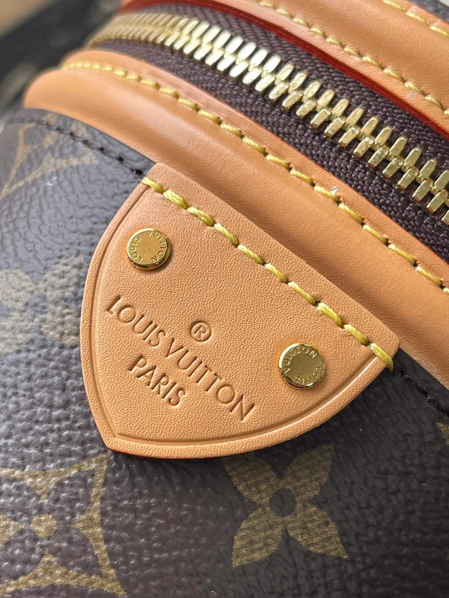 💰800 Top Original Order M82952 This Nano Cannes handbag is made of Monogram canvas with a round and simple structure. It coincides with makeup design. The leather trim and embossed logo on the label are richly detailed, and the handles and detachable and adjustable shoulder strap allow for a variety of carrying styles. Dimensions: 14.5 × 14 × 12 cm