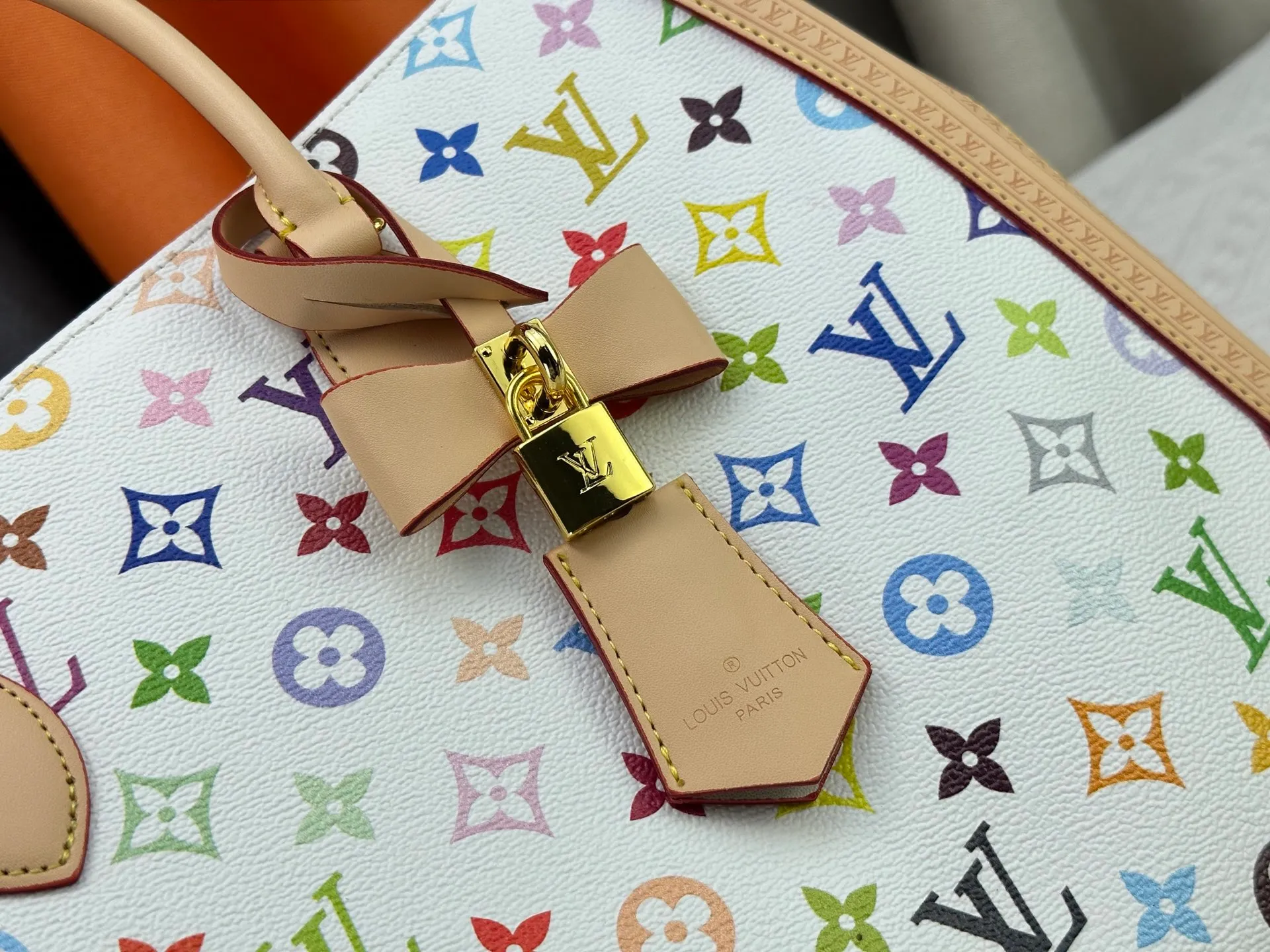 P340 M13079 New white three-color lv Louis Vuitton women's shoulder bag Murakami co-branded tote bag size 34