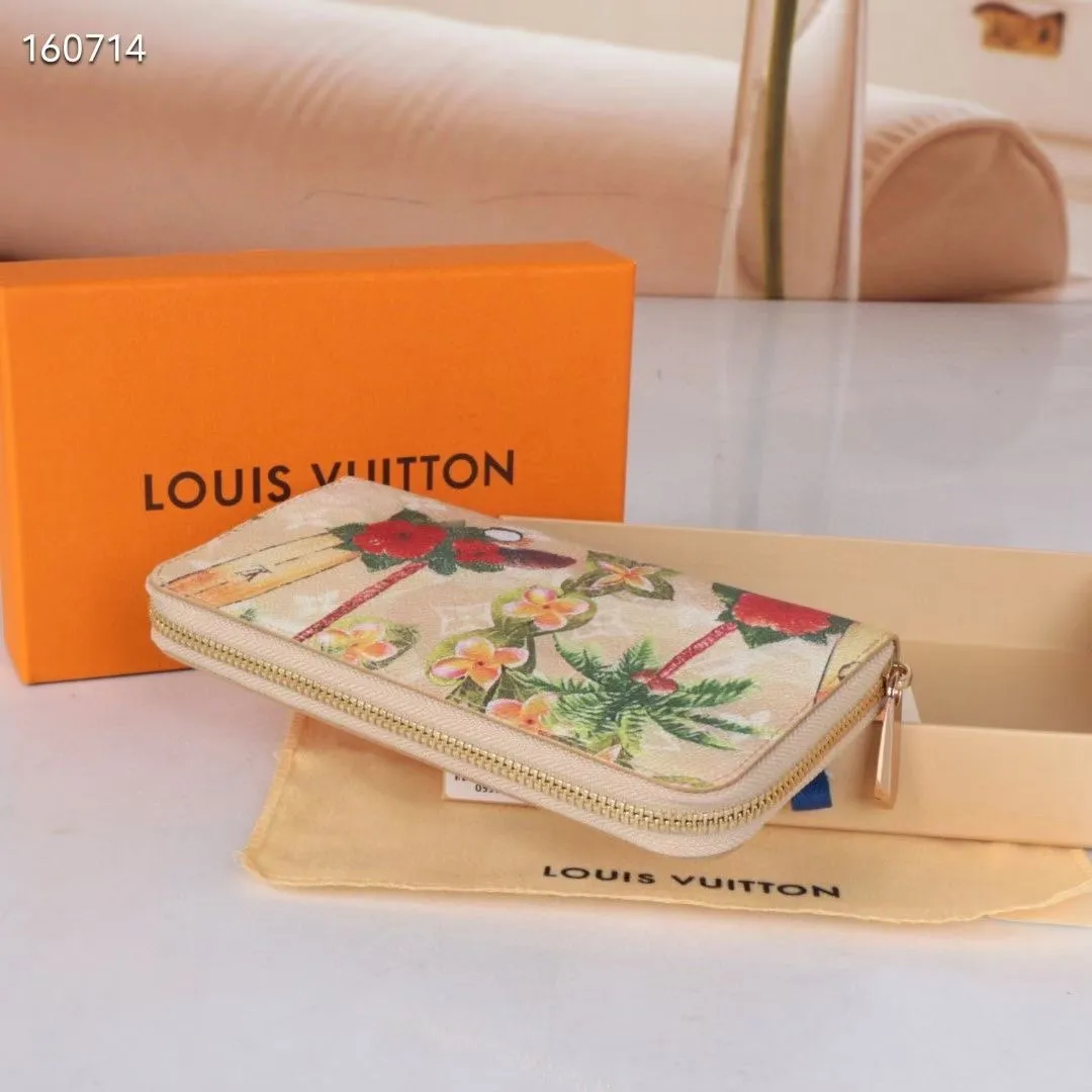 P150💰 M80857M60017 Japan limited wallet "Gibby Wallet", printed with Louis Vuitton's cute mascot "Vivian" illustration on single gram canvas. Brightly colored kites and cute mascots are combined, embellished with tiny single flowers. This is a collectible item that is perfect as a gift for those who love singles. Size: 19x 12.5x 3.0cm, 🎁🎁