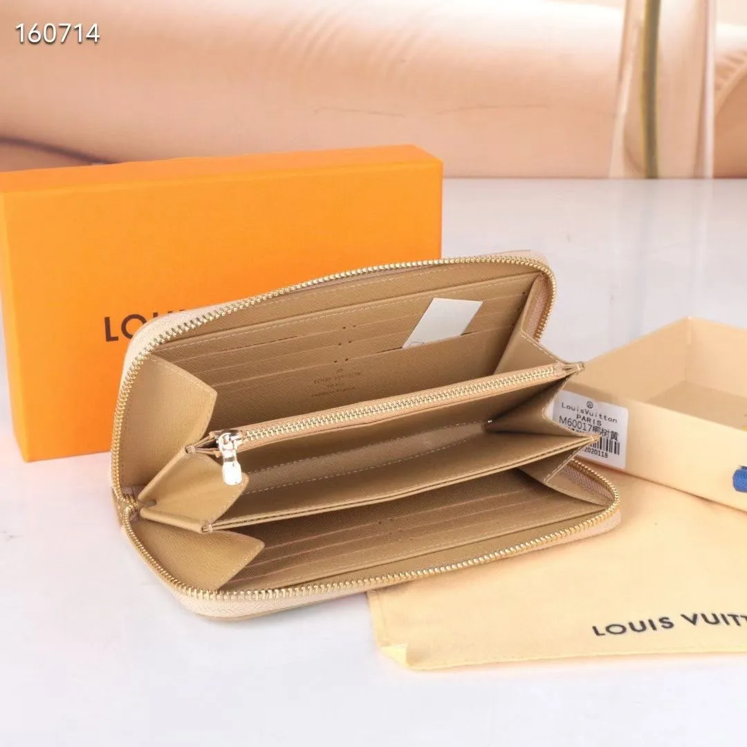 P150💰 M80857M60017 Japan limited wallet "Gibby Wallet", printed with Louis Vuitton's cute mascot "Vivian" illustration on single gram canvas. Brightly colored kites and cute mascots are combined, embellished with tiny single flowers. This is a collectible item that is perfect as a gift for those who love singles. Size: 19x 12.5x 3.0cm, 🎁🎁