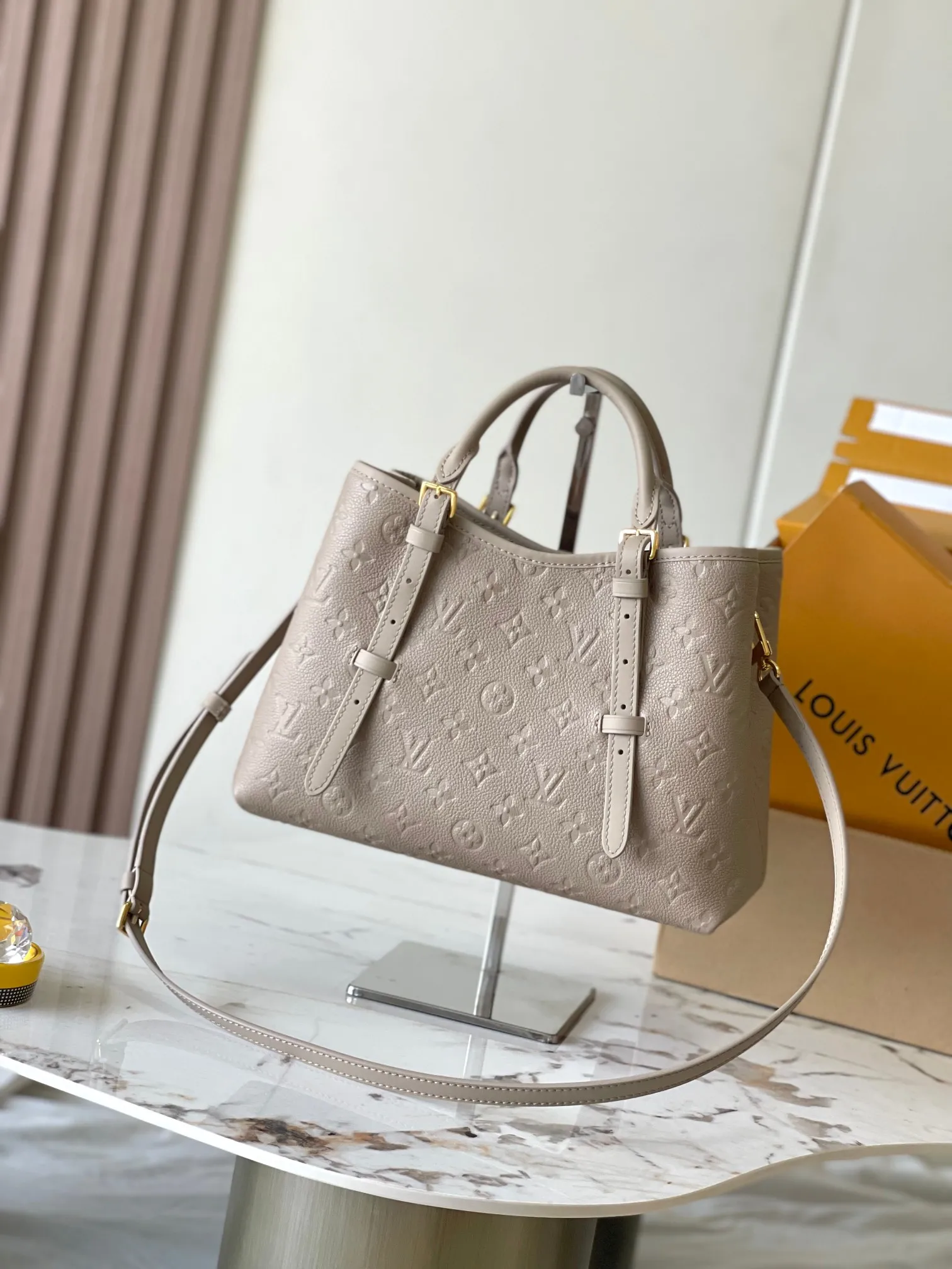 💰2600 [Special grade MB chip version original leather] This Babylone Tote handbag is traceable to the Paris Babylone trend community, model: M11463 taupe dynamic chip version Material: A-grade all-steel hardware, imported original fabric Packaging: full set of original duty-free MB packaging Size: 31*21.5*13CM