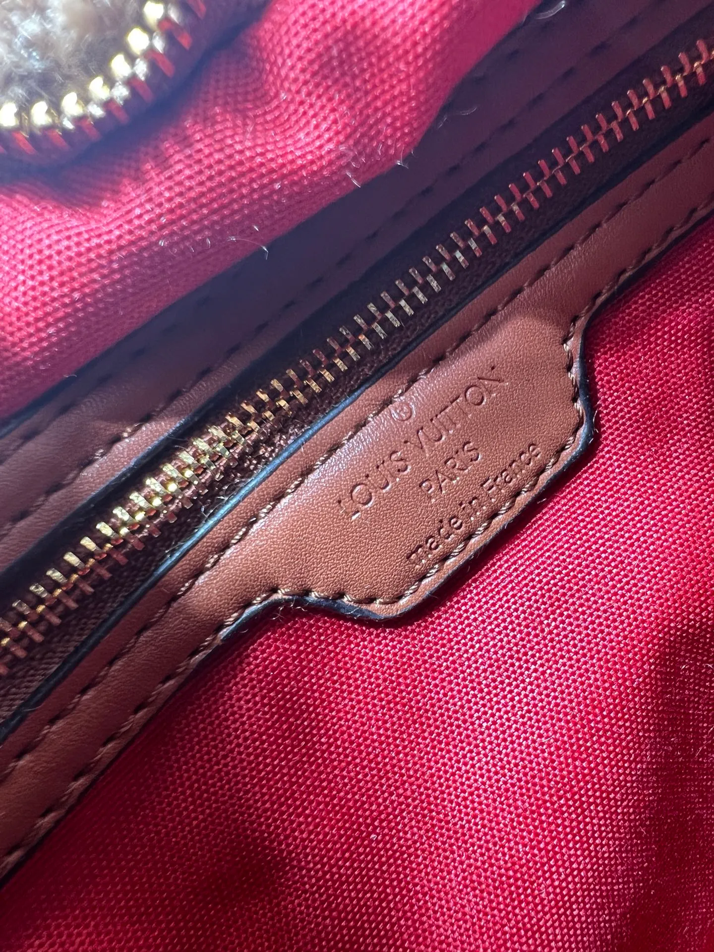 Batch 260💰Upgraded original M23468 M40390 [Speedy Bandoulière 25 handbag] Lamb velvet🔥Made of soft wool leather with grained leather trim, relying on complex intarsia technology to outline the Giant Monogram pattern, showing the trend of the winter series. Rolled leather top handles and removable and adjustable leather shoulder strap allow for a variety of carrying options. Dimensions: 25.0 x 19.0 x 15.0 cm