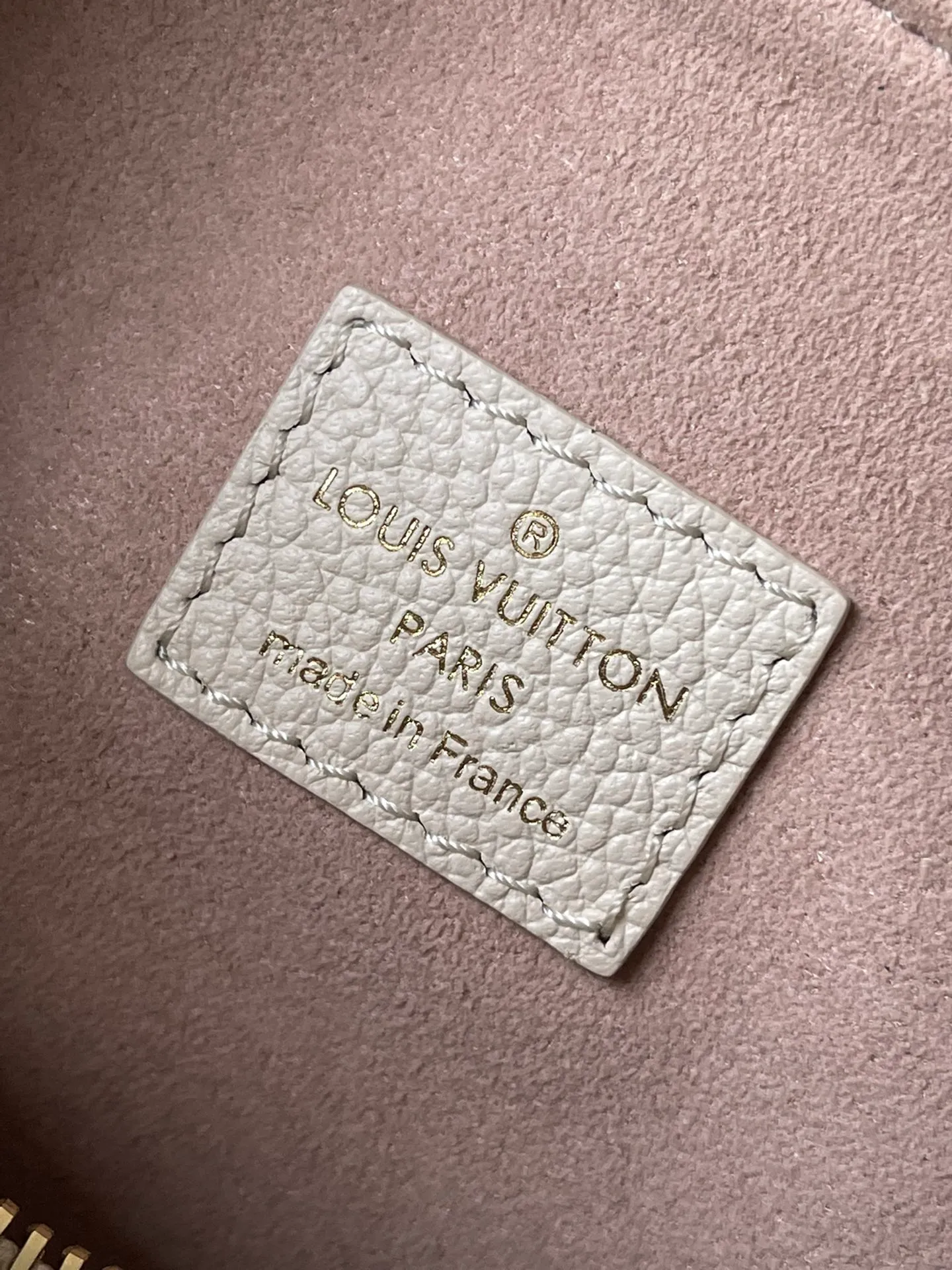 💰880 (top layer leather) top original order M81913 This product is the exclusive duty-free product in the market and is the highest-end product. It supports inspection. This product has passed strict inspection and is flawless. Please wear gloves when touching the product. This product is not returnable. Please confirm the product first and then remove the label on the handle. This product is temporarily not open to the public, only for regular customers, and is in short supply. Dimensions: 16 x 10 x 7.5 cm