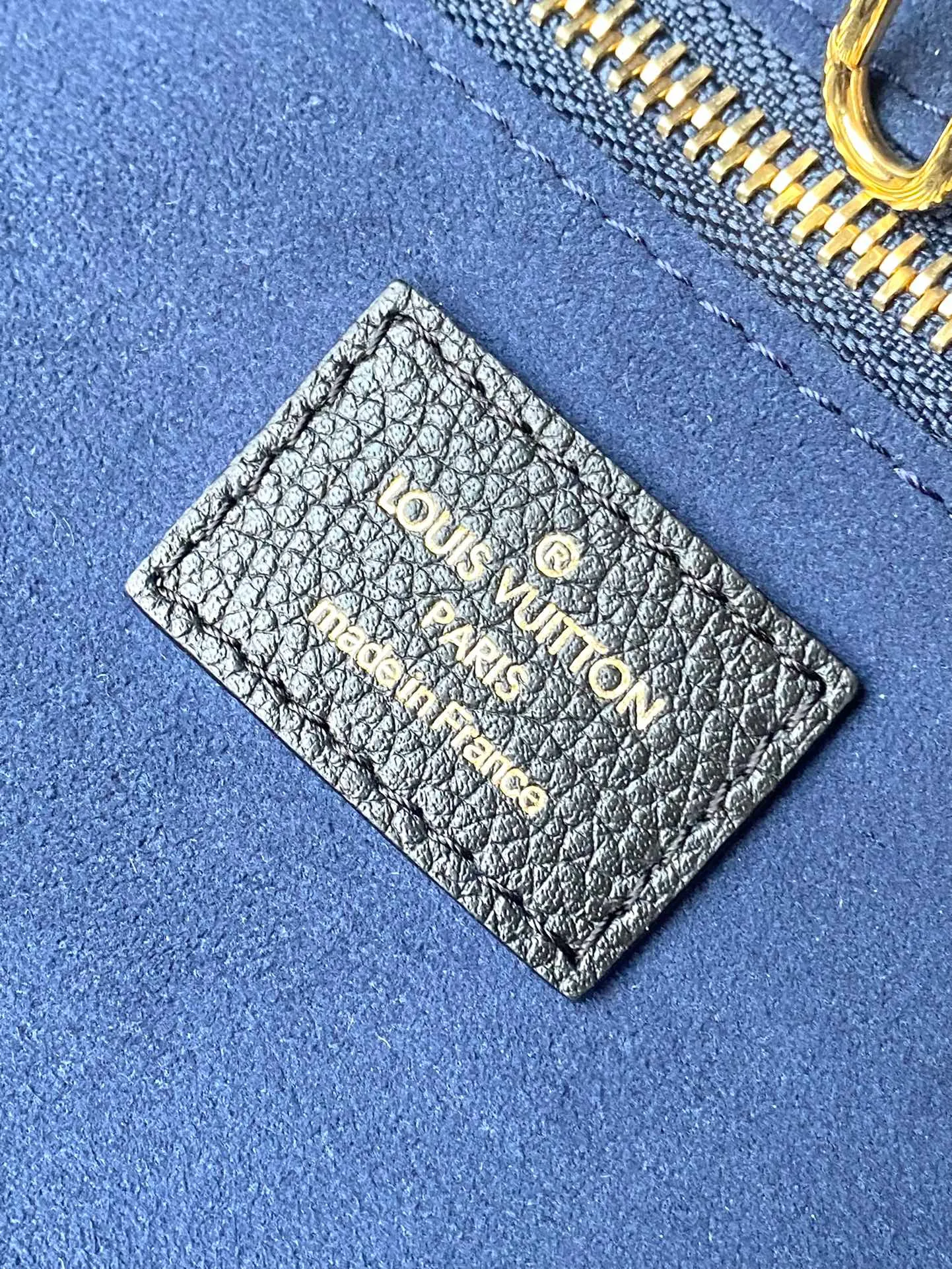💰1180 (top layer leather) top original order M45685. Support counter inspection. The photos taken of duty-free goods are consistent with the product without opening the packaging. This product is an exclusive duty-free product in the market and is the highest-end product. Inspection is supported. This product has passed strict inspection and is flawless. Please wear gloves when touching the product. This product is not returnable or exchangeable. Please confirm the product first and then remove the label on the handle. This product is temporarily not open to the public, only regular customers, and is in short supply. Dimensions: 31 x 28 x 14 cm