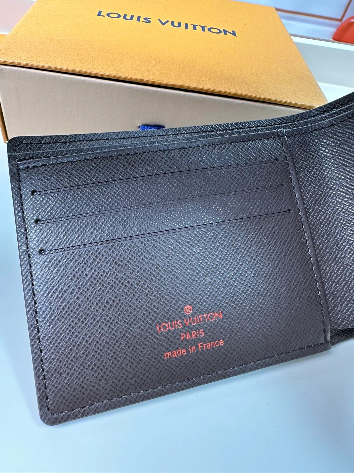 P440 N60895 [Special Authentic] Wallet is made of canvas and has multiple pockets for placing credit cards, banknotes, and invoices. 11.5X9cm