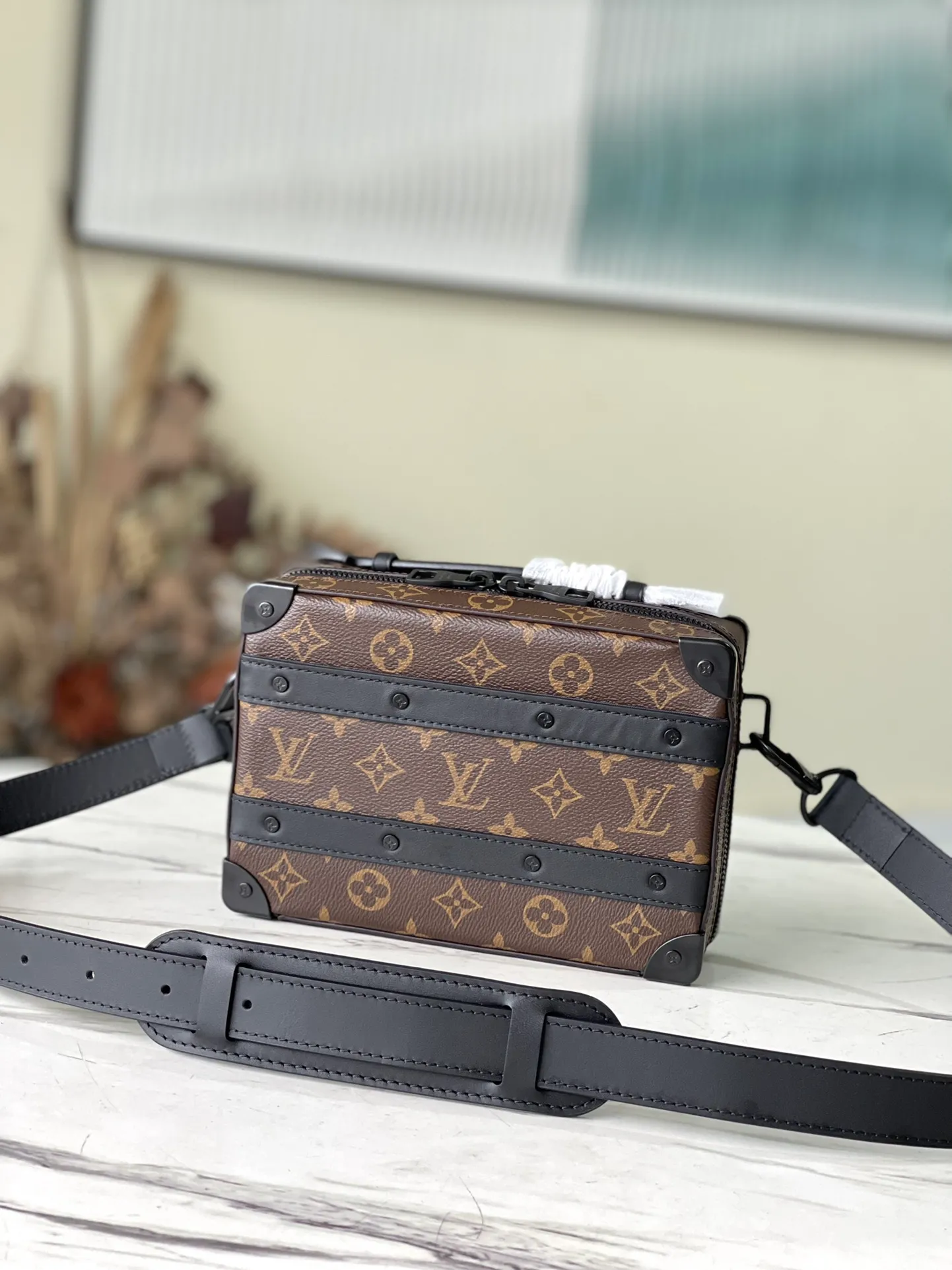 💰940 Top Original Order M45935 Presbyopia This Handle Soft Trunk handbag is made of the iconic Monogram Macassar canvas, combined with rivet corners and leather reinforced straps, evoking the memory of the brand's box-making tradition. The sleek construction and detachable shoulder strap make it easy to carry small electronic devices and personal needs. The wide mouth design makes it easy to access items. Dimensions: 21.5 x 15 x 7 cm