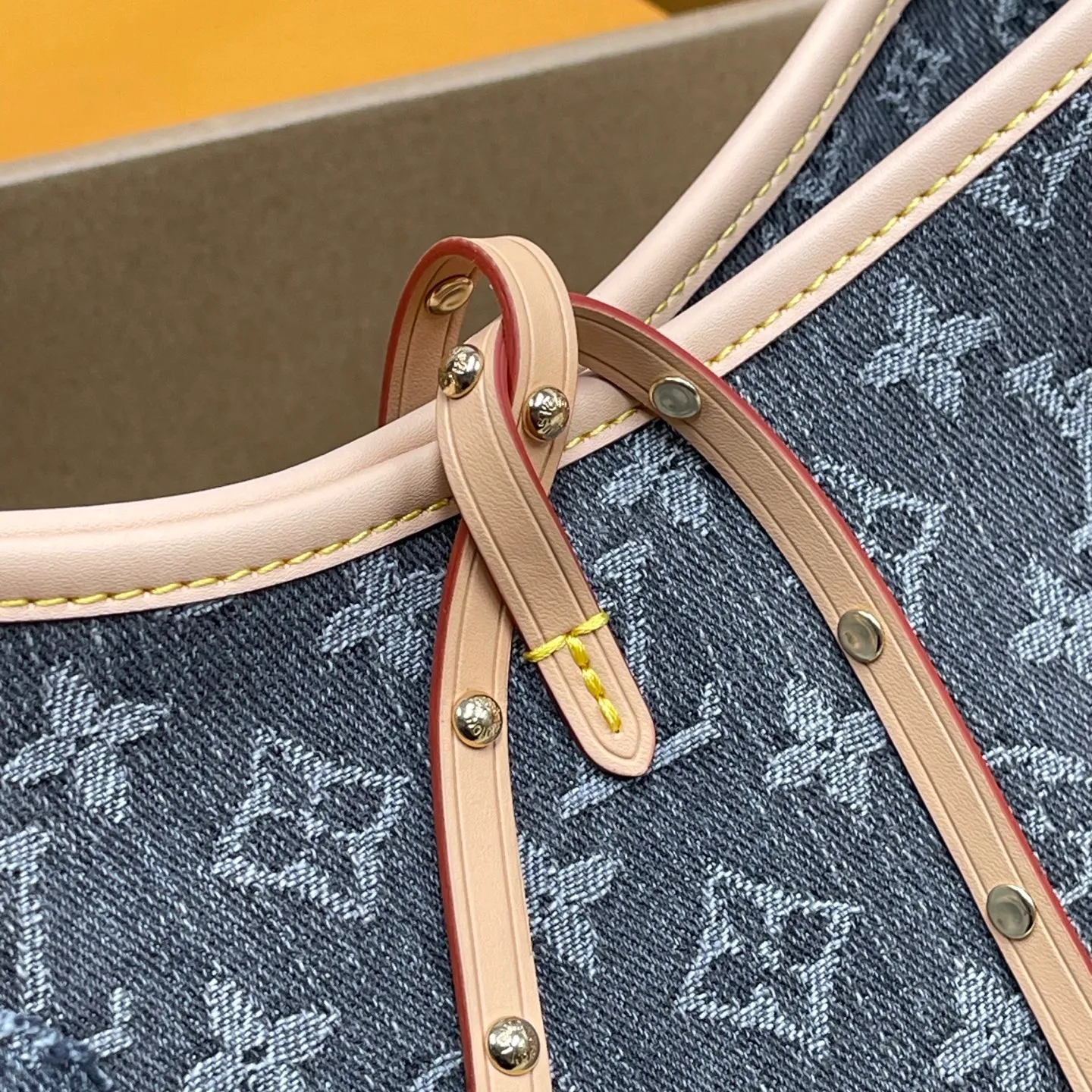 [Upgraded version] P600¥🐶Upgraded version. High quality. Denim denim·Model M46203🐶With complete packaging🎁Denim denim series CARRYALL handbag. The handbag is made of Monogram canvas and leather trim, making it a personal companion for urban life. The generous construction has a neat interior and a large interior pocket adds a functional element. Monogram canvas zippered clutch secured with leather strap. Size: 29*24*12 cm