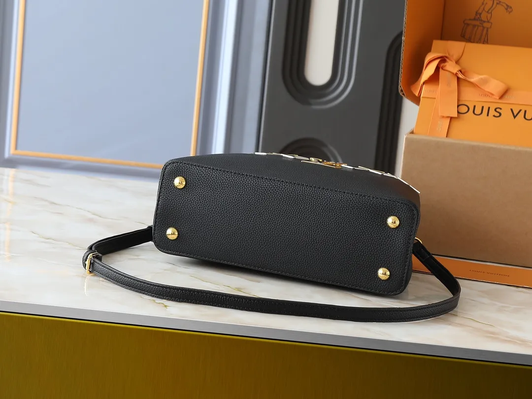 💰420💰Guangzhou goods Upgraded original M12135 M11964 M12751 This Capucines medium handbag draws inspiration from the brand’s classic hard suitcase, transforming the iconic Malletage element into a diamond-shaped metal decoration, which complements the Taurillon cow leather bag body. The pocket design makes it easy to store what you need on the go, and the detachable shoulder strap allows for a variety of carrying methods. Dimensions: 31.05 x 20.0 x 11.0 cm (length x height x width)