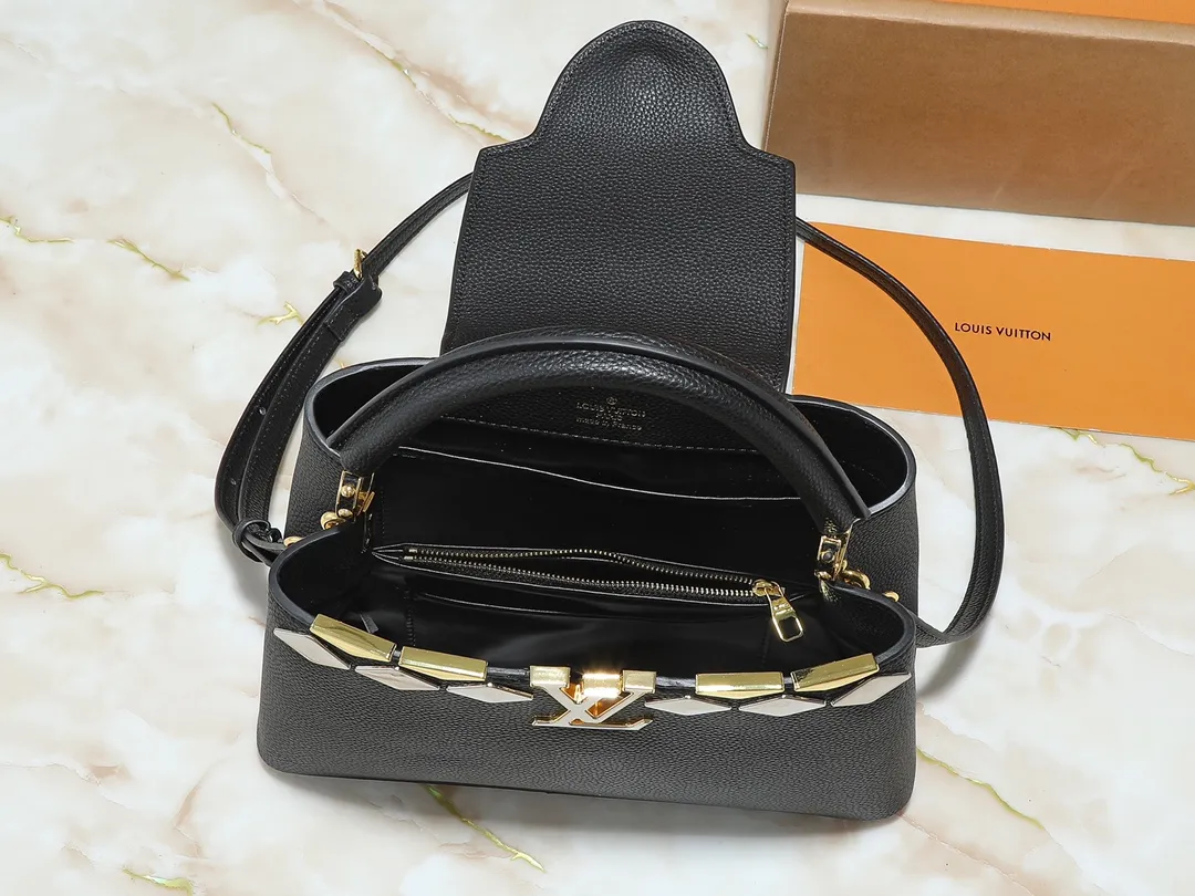 💰420💰Guangzhou goods Upgraded original M12135 M11964 M12751 This Capucines medium handbag draws inspiration from the brand’s classic hard suitcase, transforming the iconic Malletage element into a diamond-shaped metal decoration, which complements the Taurillon cow leather bag body. The pocket design makes it easy to store what you need on the go, and the detachable shoulder strap allows for a variety of carrying methods. Dimensions: 31.05 x 20.0 x 11.0 cm (length x height x width)