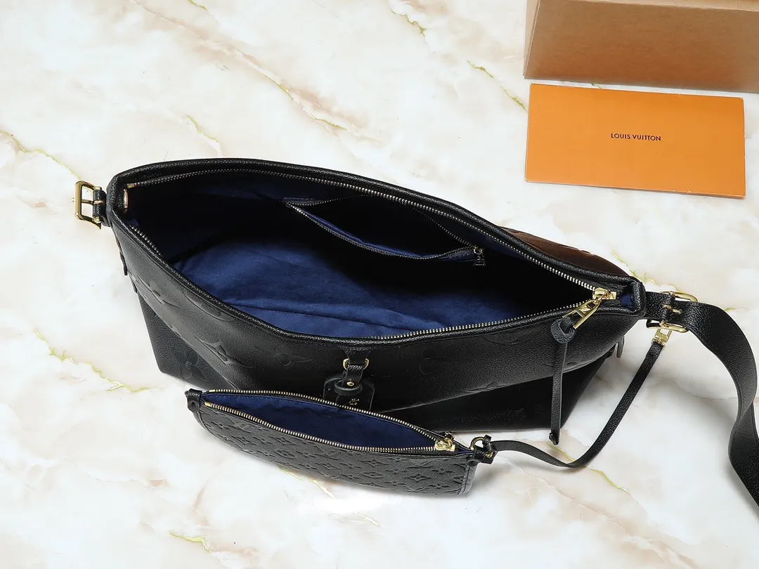 💰240💰Upgraded from the original M46197 M46203 M46289 M46292 Louis Vuitton launches a new CarryAll medium handbag, with Monogram canvas and leather trimming to create a body-fitting design. There's a zipped pocket inside the ample space, and a detachable zipped clutch adds a functional element, with a buckle-adjustable handle. Dimensions: 39.0 x 30.0 x 15.0 cm (length x height x width)