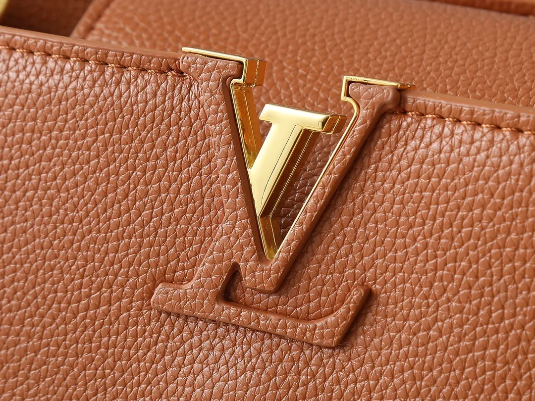 💰400💰Guangzhou goods Upgraded original M13027 M24879 M24620 M24607 This large Capucines Souple handbag relies on tanning technology to give the glossy grained cow leather a soft texture, interpreting an enlarged version of the brand's classic configuration. Plenty of space for daily commuting and weekend travel. Dimensions: 38.0 x 23.0 x 16.0 cm (length x height x width)