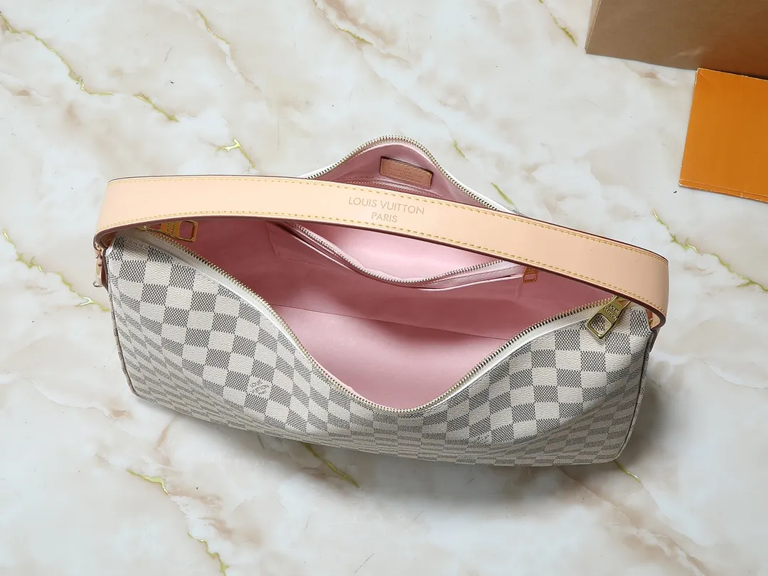 💰260💰Upgraded original N00126 M12098 M11952 This Slouchy medium handbag is constructed with Monogram canvas to create a unique silhouette, and is highlighted with exquisite details such as new padlocks and name tags. The spacious interior can accommodate a short wallet, smartphone and 13-inch laptop, making it a perfect choice for commuting to work or traveling on weekends. Dimensions: 40.0 x 29.0 x 11.0 cm (length x height x width)