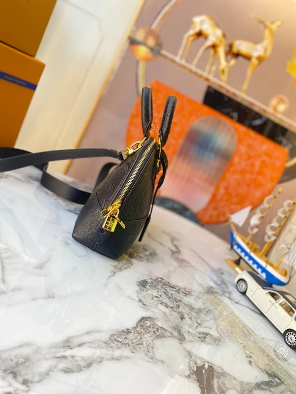 All categories Official website "Brand Women's Bags" Women's Bags 💙 LV 2022 official new LV handbag wholesale 58001800 High quality Size: 25-18-12 CM
