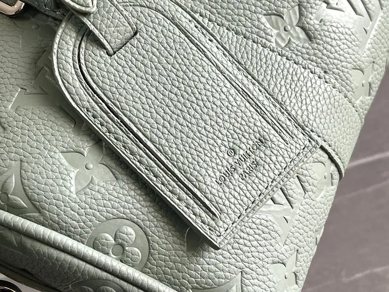 All Categories 💚 Authentic Grade Bags 💚 LV 2026 New LV Top Replica Crossbody Shoulder Bag