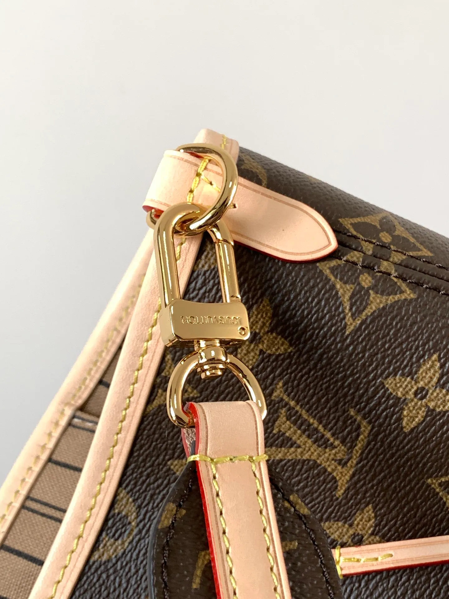 All categories Official website "Brand Women's Bags" Women's Bags 💙 LV 2026 new LV hand-held crossbody bag