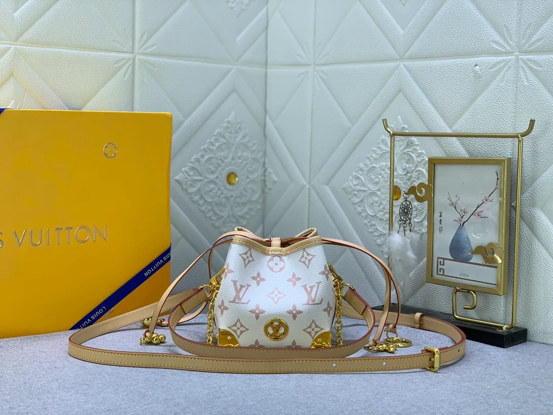All Categories Official Website "Brand Women's Bags" Women's Bags 💙 LV 2024 New LV Crossbody Bag