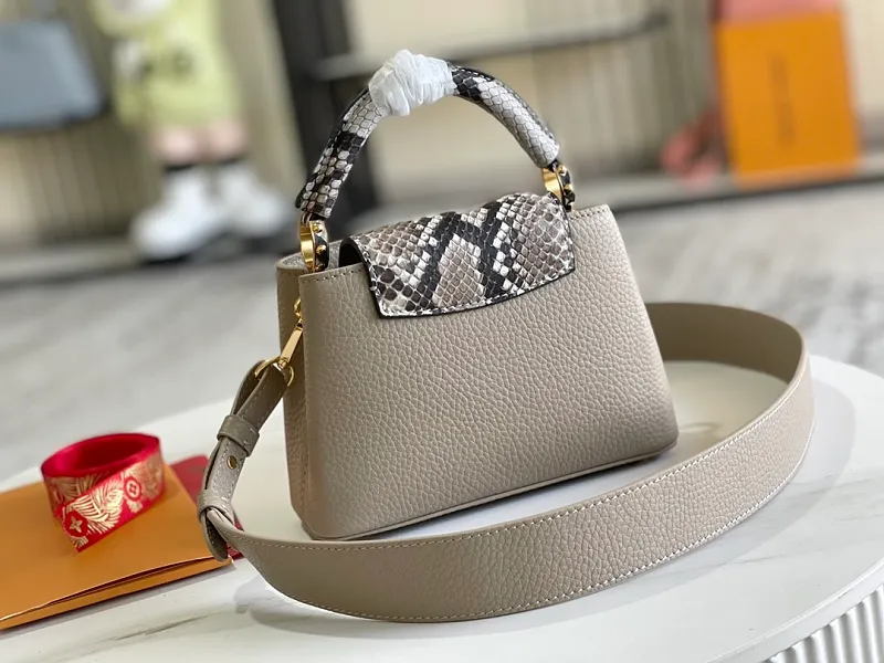 All Categories 💚 Authentic Grade Bags 💚 LV 2026 New LV Top Replica Crossbody Shoulder Bag
