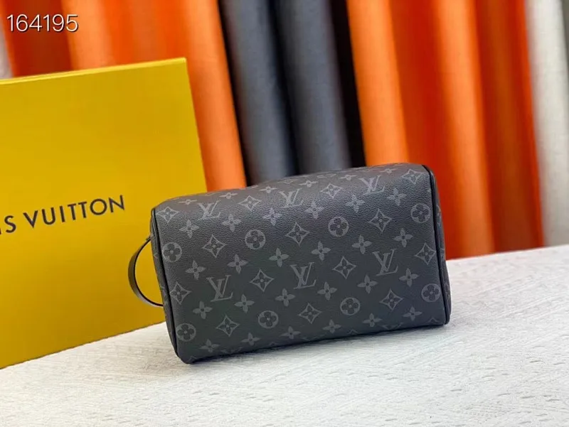 All categories Official website "Brand Women's Bags" Women's Bags 💙 LV 2025 new LV toiletry bag
