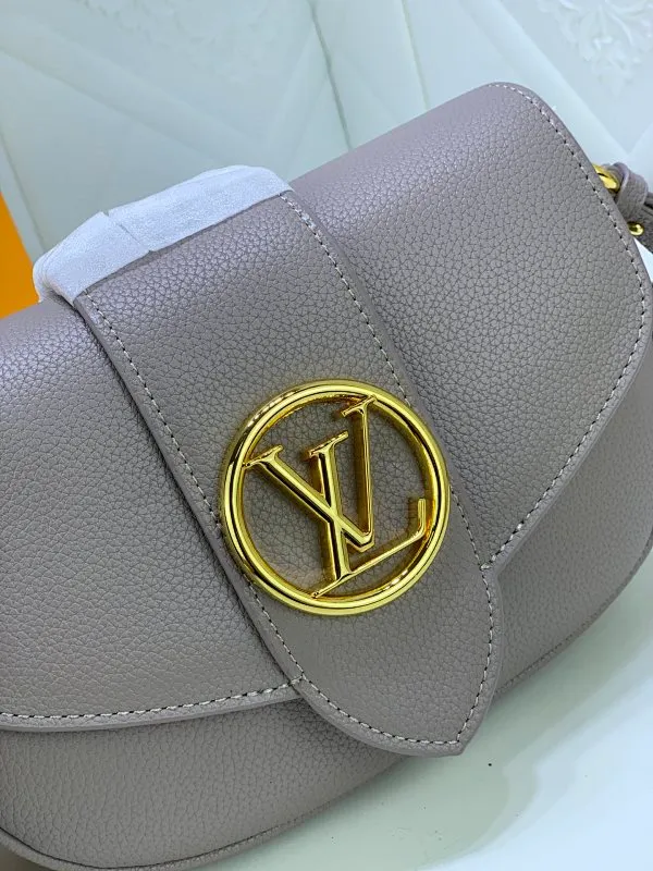 All Categories Official Website "Brand Women's Bags" Women's Bags 💙 LV Pont9 pebbled messenger bag LV PONT 9 SOF, injects an elegant atmosphere with the LV Circle logo derived from the brand archives. Monogram flower clusters are hidden under the flap, and Monogram flowers bloom on the shoulder straps. Medium size 25x17.5