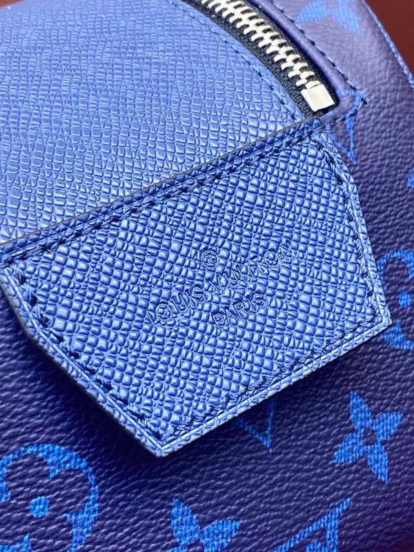 All categories Official website "Brand Women's Bags" Women's Bags 💙 LV 2025 new LV toiletry bag
