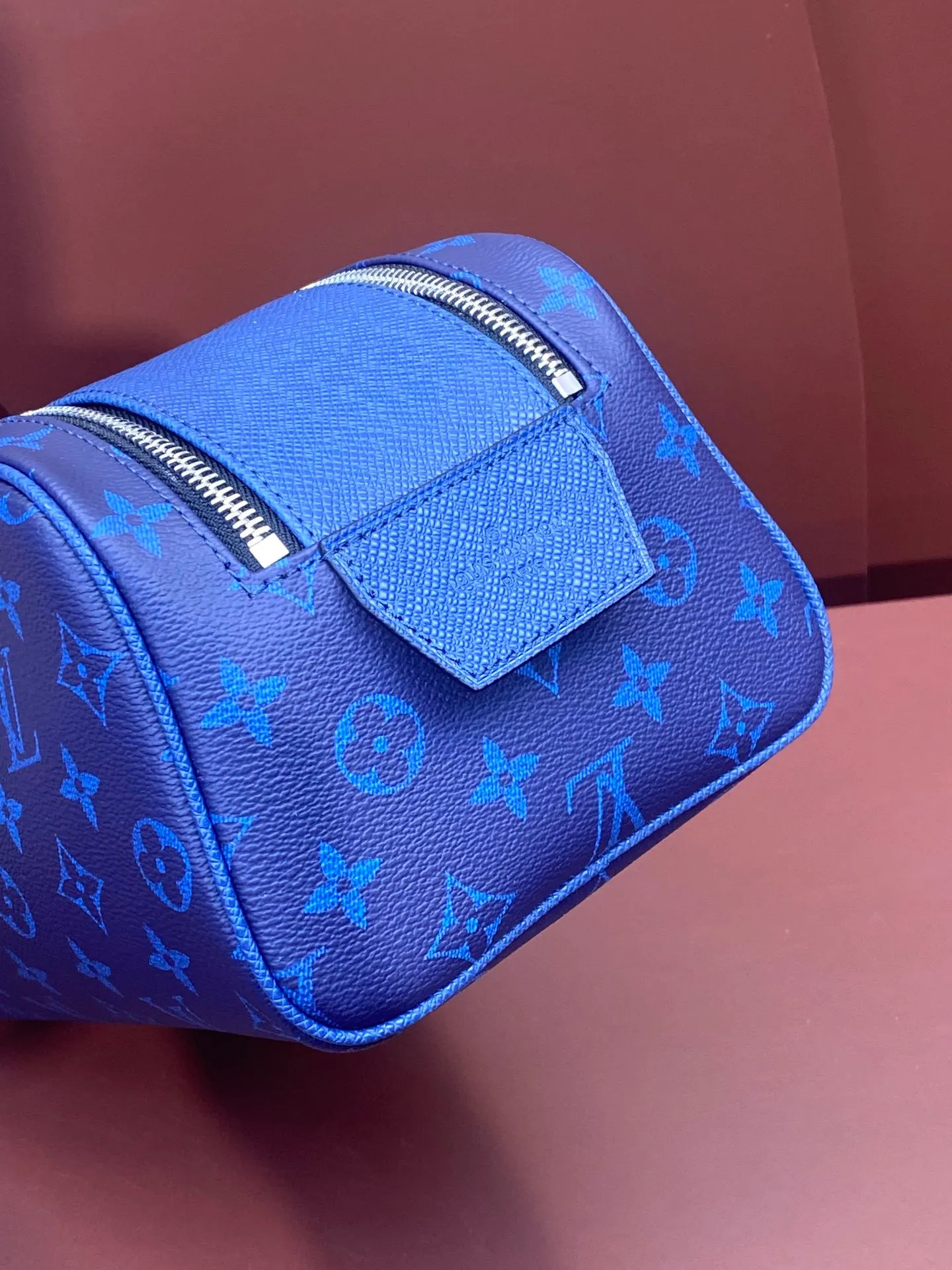 All categories Official website "Brand Women's Bags" Women's Bags 💙 LV 2025 new LV toiletry bag