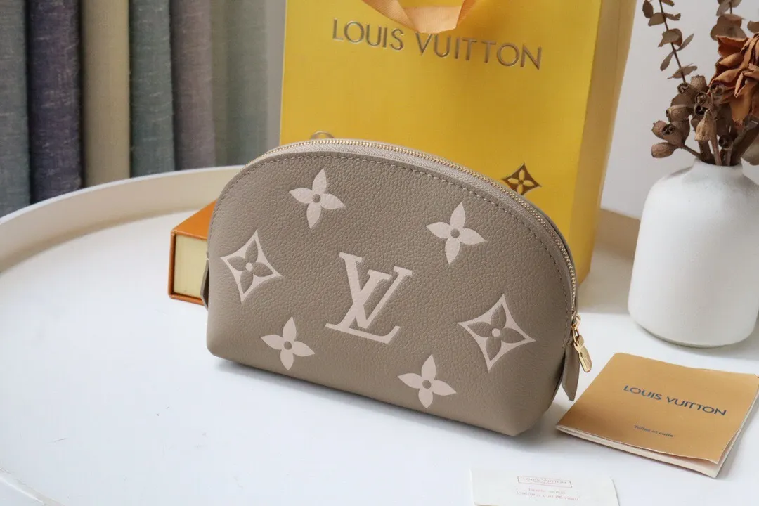 All Categories Official Website "Brand Women's Bags" Women's Bags 💙 LV 2025 New LV Cosmetic Bag