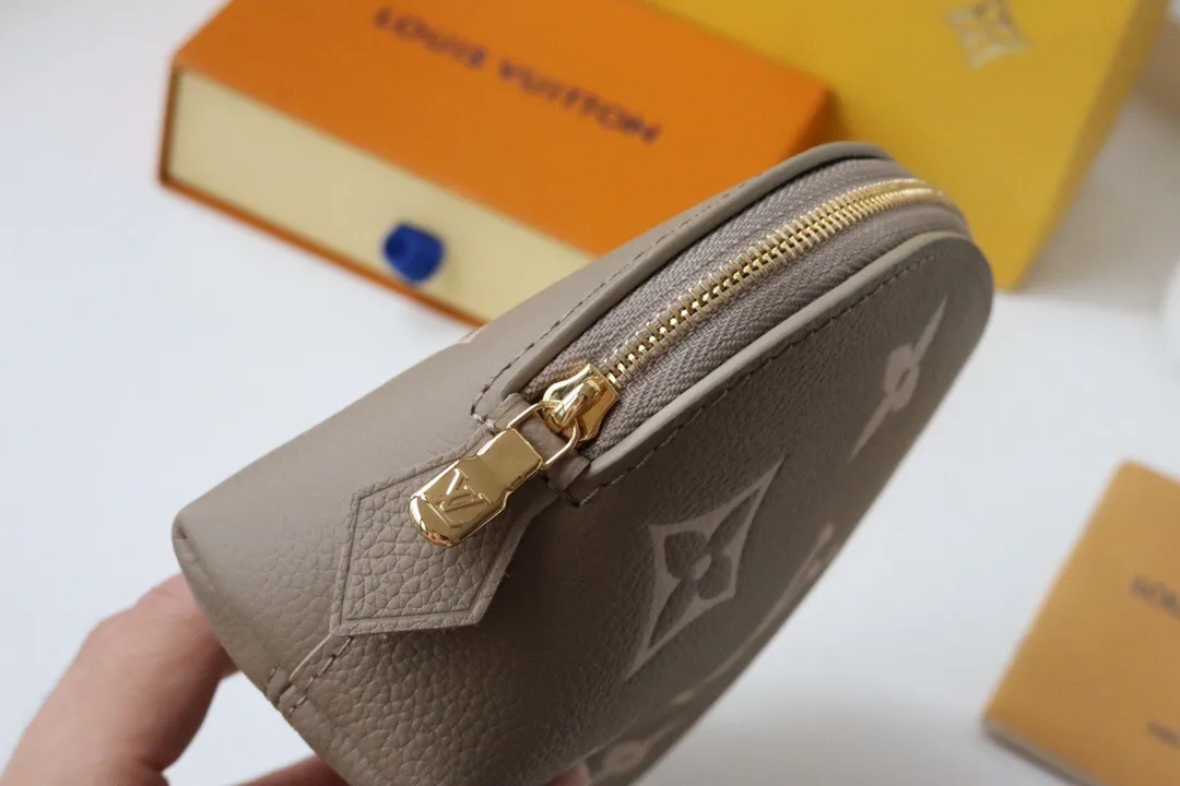 All Categories Official Website "Brand Women's Bags" Women's Bags 💙 LV 2025 New LV Cosmetic Bag