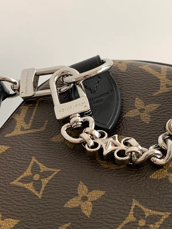 All categories Official website "Brand Women's Bags" Women's Bags 💙 LV 2026 new LV hand-held crossbody bag